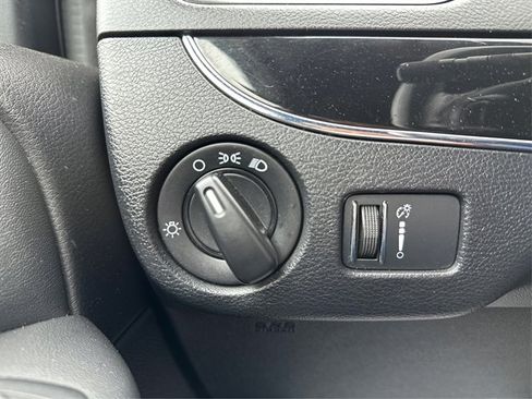 Used 2017 Dodge Grand Caravan SE FWD image 27