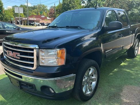 Used 2013 GMC Sierra 1500 SLE w/ Power Tech Package AWD/4WD image 3