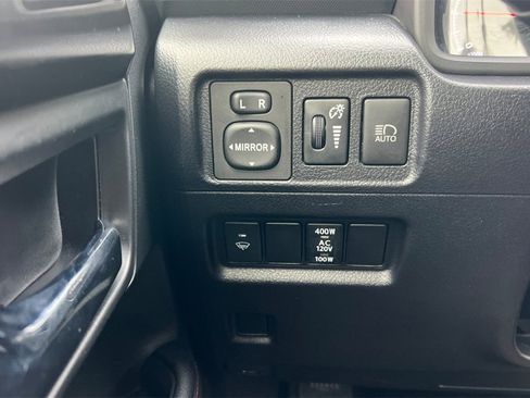 Used 2021 Toyota 4Runner Venture w/ Moonroof Package image 32