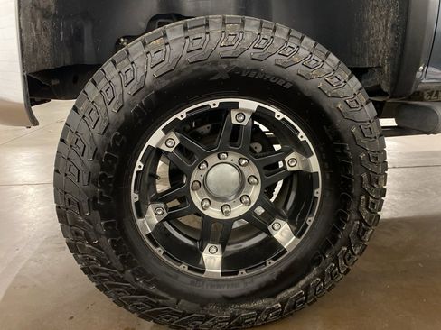 Used 2010 Chevrolet Silverado 2500 LT w/ Interior Plus Package image 19