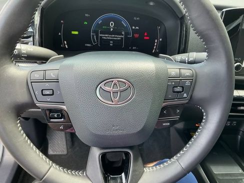 Used 2025 Toyota Camry SE w/ Convenience Package FWD image 27