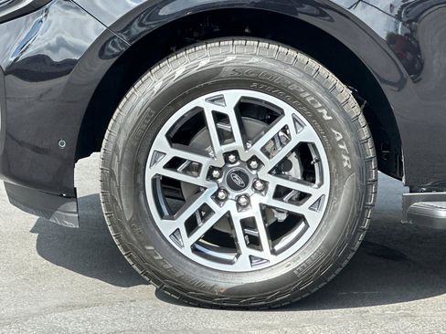 New 2025 Ford Expedition Active image 27