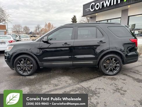Used 2018 Ford Explorer XLT w/ Equipment Group 202A image 8