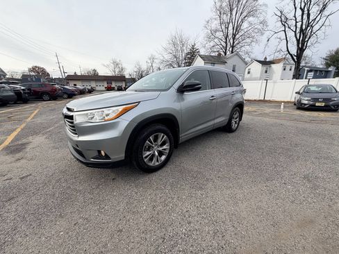 Used 2015 Toyota Highlander XLE image 27