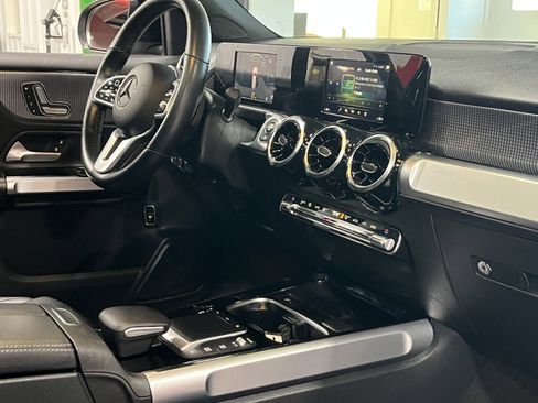 Used 2023 Mercedes-Benz GLB 250 image 10