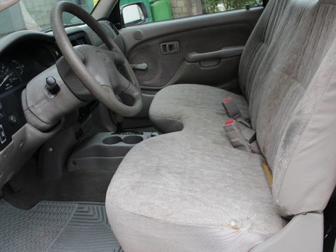 Used 2003 Toyota Tacoma PreRunner image 2