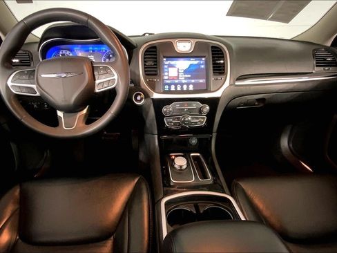 Used 2023 Chrysler 300 Touring w/ Sport Appearance Package RWD image 15