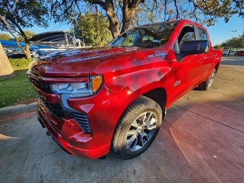 Used 2025 Chevrolet Silverado 1500 RST image 2