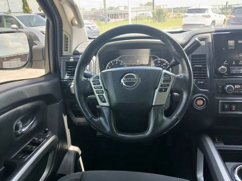 Used 2022 Nissan Titan SV w/ SV Convenience Package RWD image 22