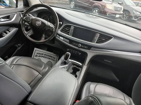 Used 2018 Buick Enclave Essence FWD image 17