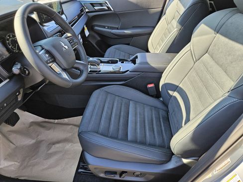 New 2026 Mitsubishi Outlander AWD image 7