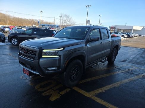 Certified 2025 Nissan Frontier PRO-4X image 9