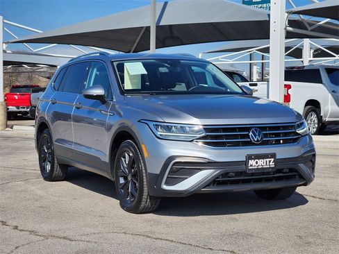 Used 2024 Volkswagen Tiguan SE image 3