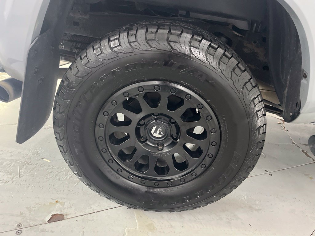 Used 2019 Toyota Tacoma Limited AWD/4WD image 14