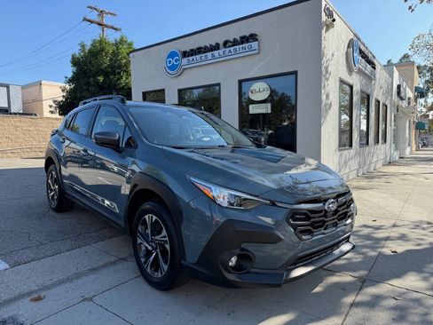 Used 2024 Subaru Crosstrek 2.0i Premium AWD/4WD image 2