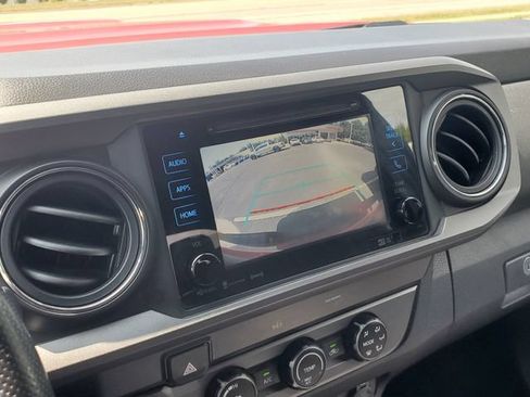 Used 2019 Toyota Tacoma TRD Sport AWD/4WD image 27