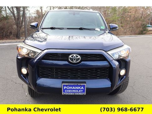 Used 2018 Toyota 4Runner SR5 Premium image 2