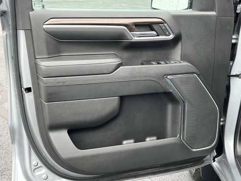 Used 2023 Chevrolet Silverado 1500 LT AWD/4WD image 24