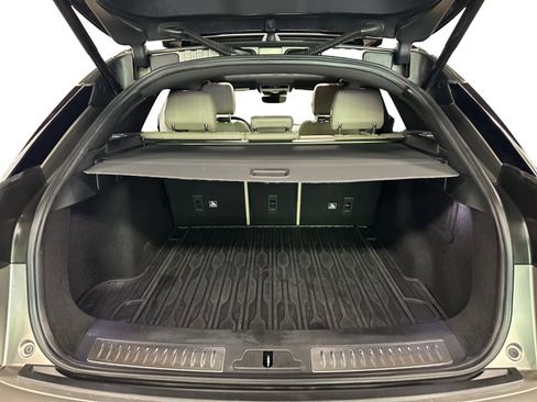 Used 2019 Land Rover Range Rover Velar R-Dynamic SE AWD/4WD image 25