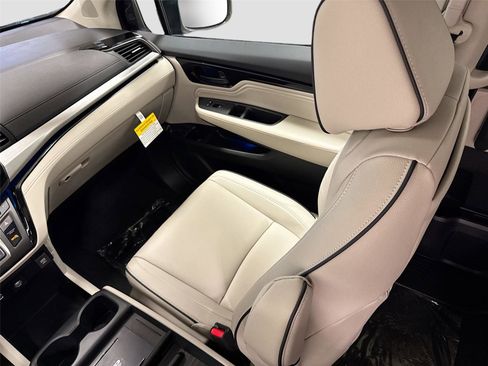 New 2026 Honda Odyssey Touring image 23