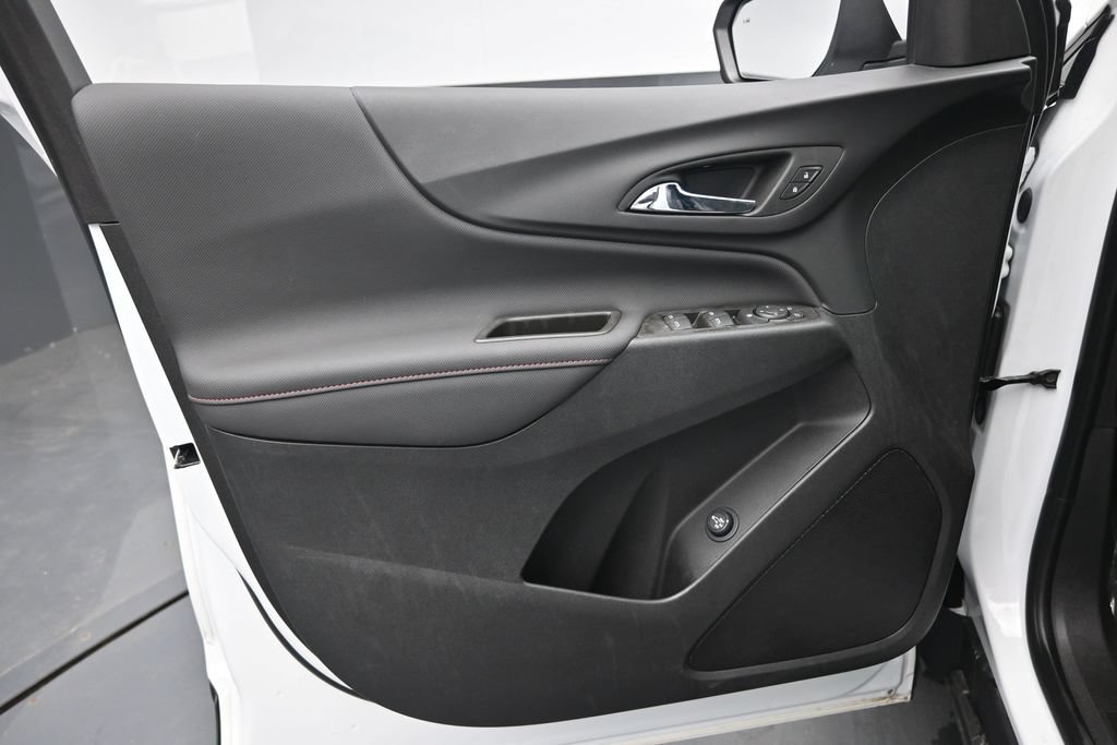 Used 2024 Chevrolet Equinox RS FWD image 18