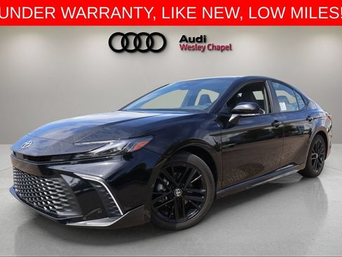 Used 2026 Toyota Camry SE FWD image 1