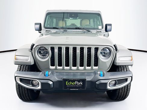 Used 2022 Jeep Wrangler Unlimited Sahara w/ Cold Weather Group AWD/4WD image 2
