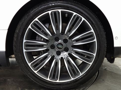 Used 2020 Land Rover Range Rover Long Wheelbase HSE image 13