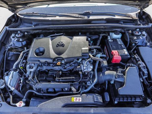 Used 2022 Toyota Camry SE image 17