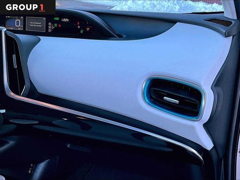 Certified 2017 Toyota Prius Prime Premium image 18