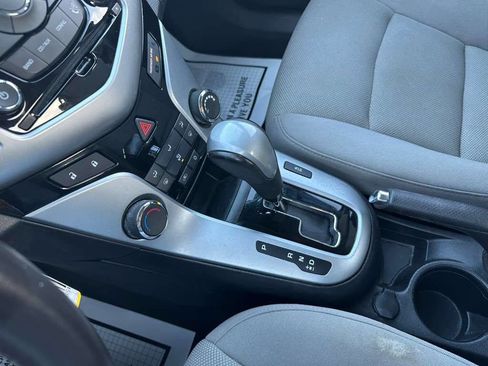 Used 2014 Chevrolet Cruze LT image 17