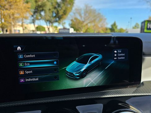 Used 2025 Mercedes-Benz CLA 250 4MATIC image 33