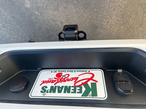 Used 2020 Chevrolet Silverado 1500 Custom w/ Custom Value Package image 15