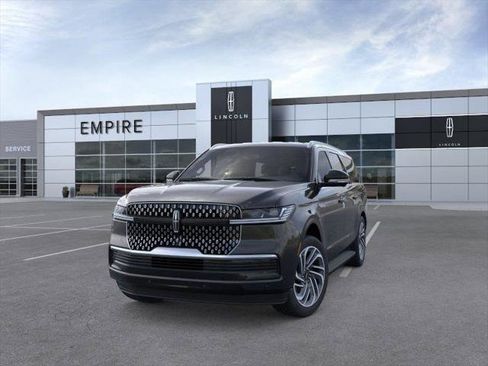 New 2026 Lincoln Navigator L Premier AWD/4WD image 2