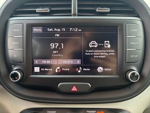 Used 2023 Kia Soul LX FWD image 13