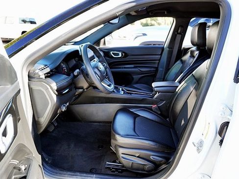 Used 2022 Jeep Compass Altitude image 14