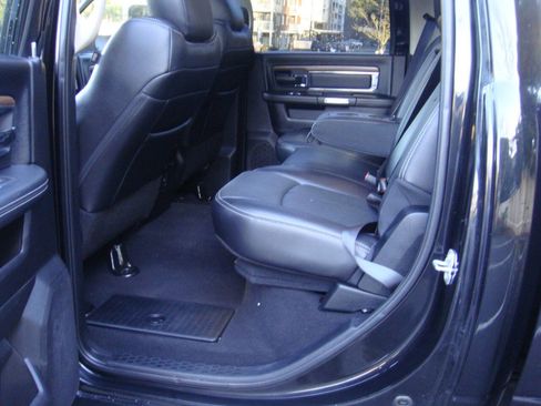 Used 2018 RAM 3500 Laramie w/ Convenience Group image 16