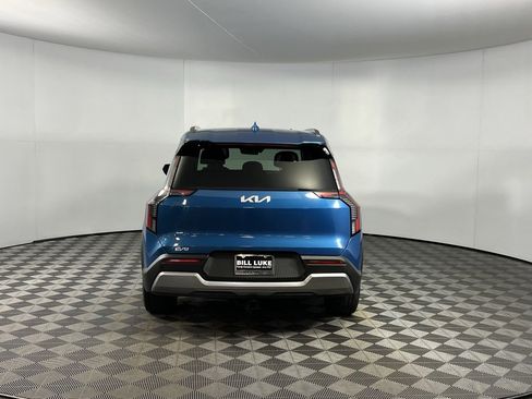 Used 2024 Kia EV9 Wind image 9