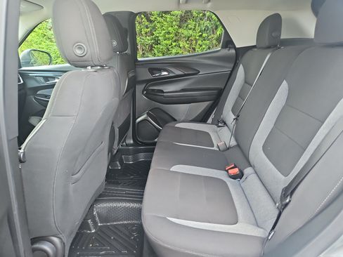 Used 2024 Chevrolet TrailBlazer LS w/ LS Convenience Package FWD image 12