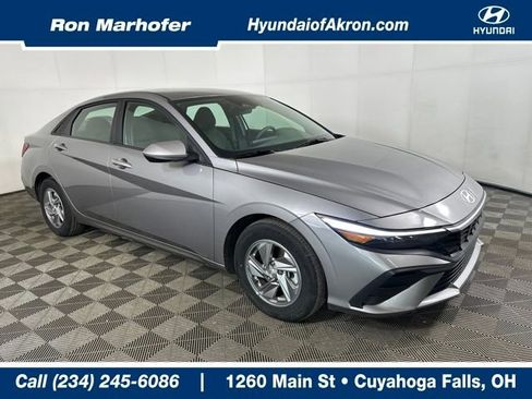 Certified 2024 Hyundai Elantra SE image 1