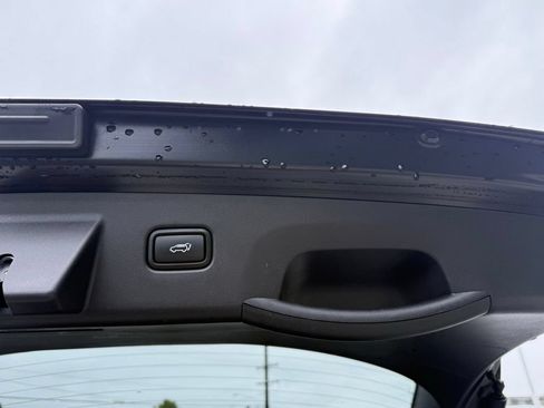 Certified 2022 Hyundai Tucson Limited AWD/4WD image 13