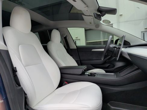 Used 2023 Tesla Model 3 Standard Range image 34