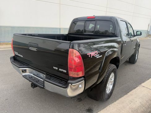 Used 2010 Toyota Tacoma 4x4 Double Cab image 4