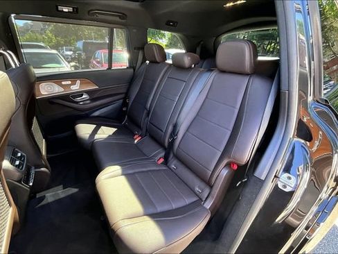 Used 2023 Mercedes-Benz GLS 450 4MATIC image 17