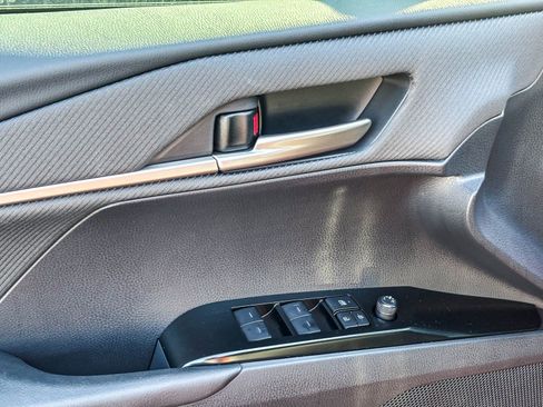 New 2026 Toyota Camry Hybrid FWD image 22