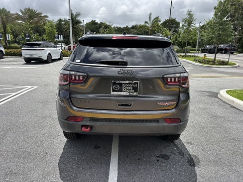 Used 2020 Jeep Compass Trailhawk AWD/4WD image 2