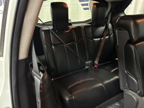 Used 2019 Nissan Pathfinder Platinum AWD/4WD image 23
