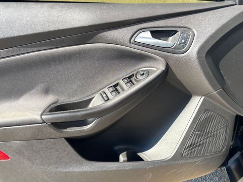 Used 2018 Ford Focus SEL image 5