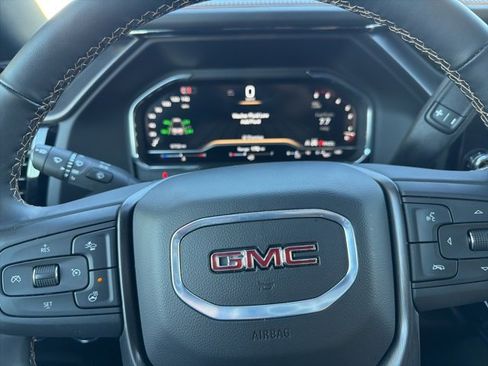 Used 2025 GMC Sierra 2500 AT4 image 29