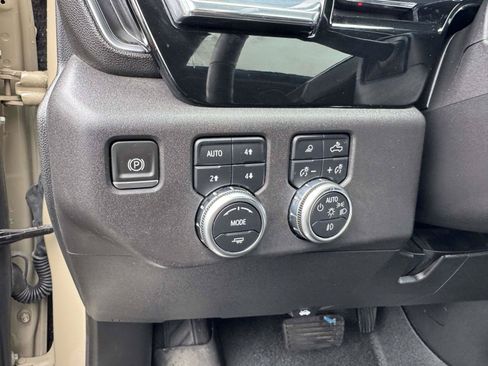 Used 2022 GMC Sierra 1500 Elevation w/ Elevation Premium Package AWD/4WD image 32